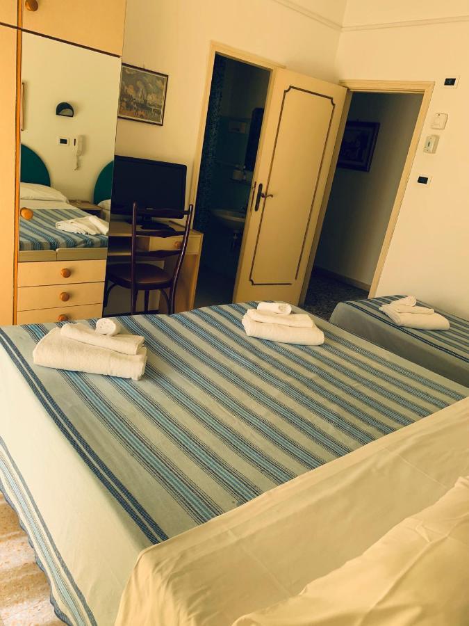 Hotel Maria Piera Римини Экстерьер фото