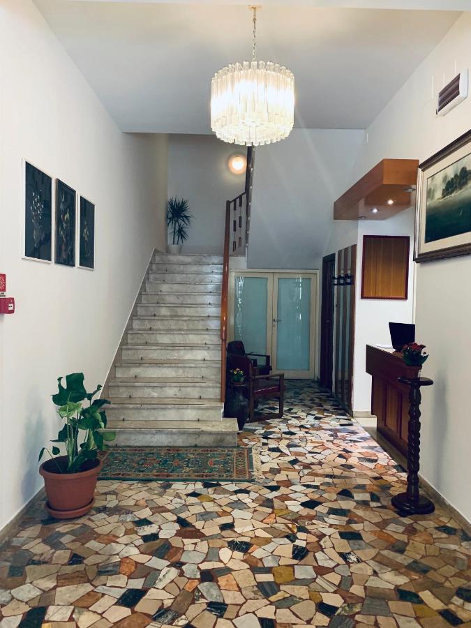 Hotel Maria Piera Римини Экстерьер фото