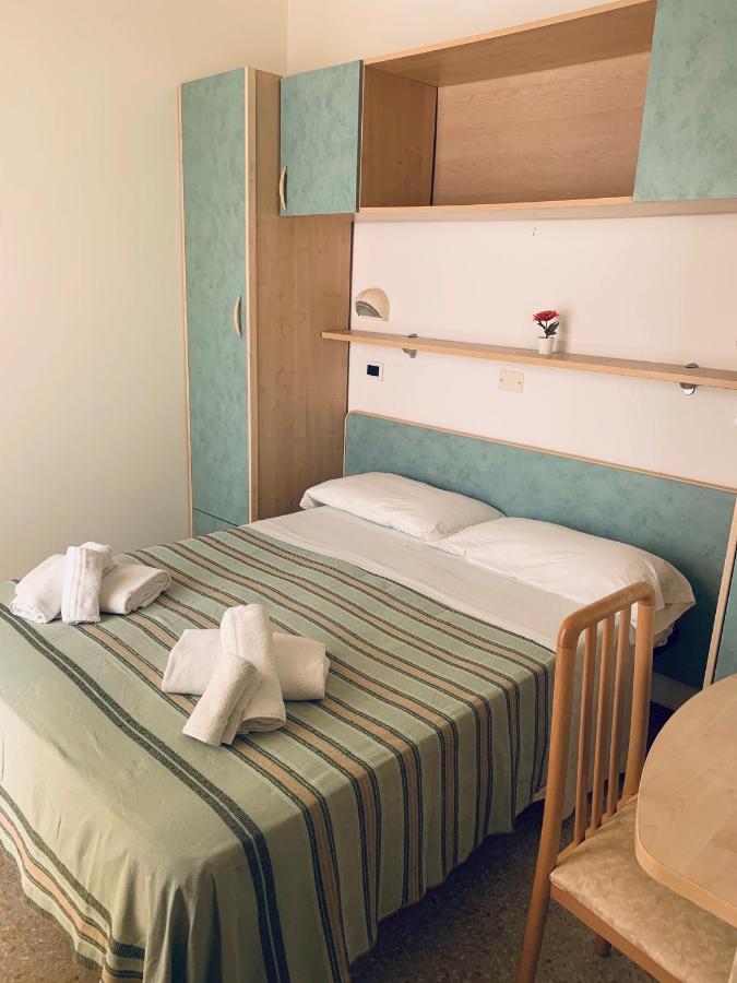 Hotel Maria Piera Римини Экстерьер фото